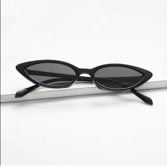 ONE LEFT! Black Cat Eye Sunglasses - Picture 4 of 4